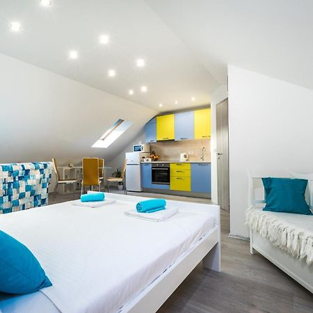 Apartments Sunshine Home Vela Luka Extérieur photo