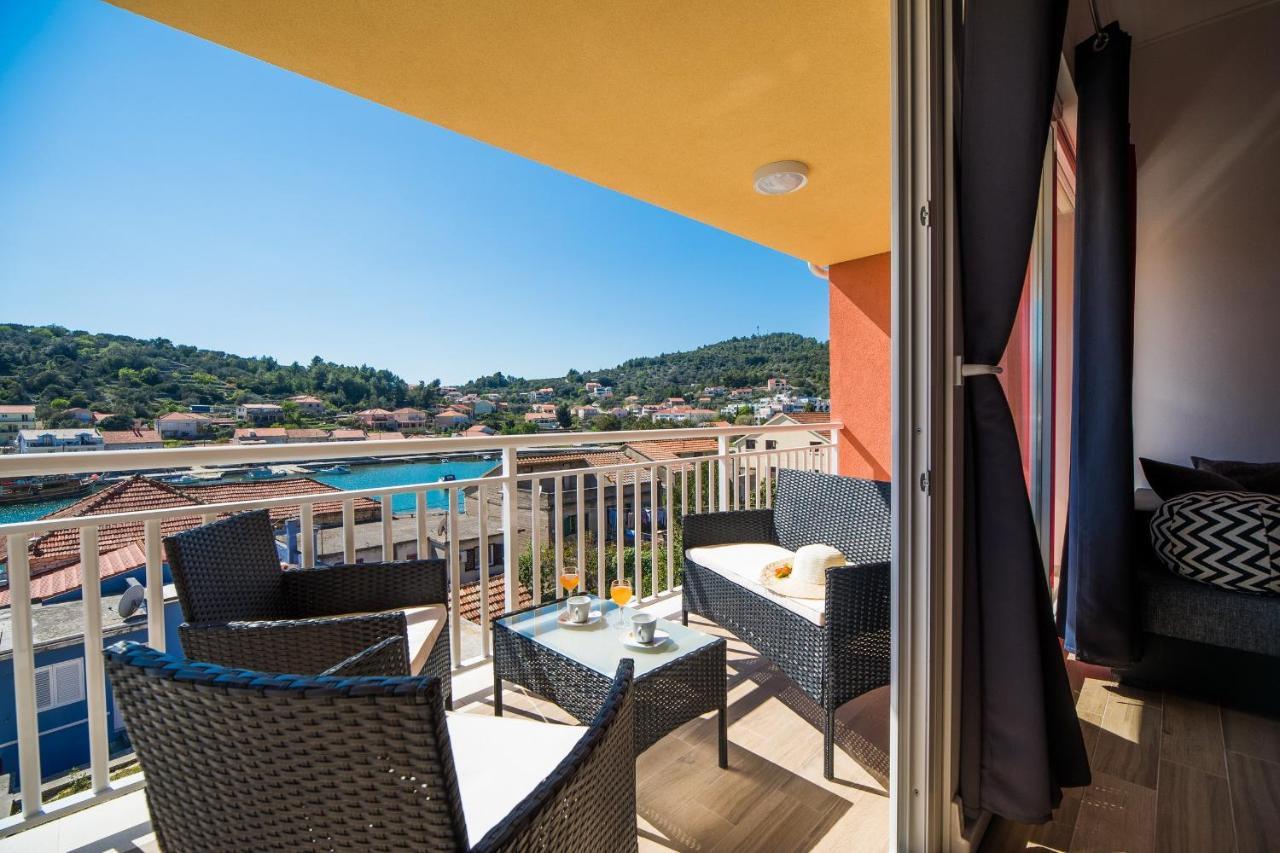 Apartments Sunshine Home Vela Luka Extérieur photo
